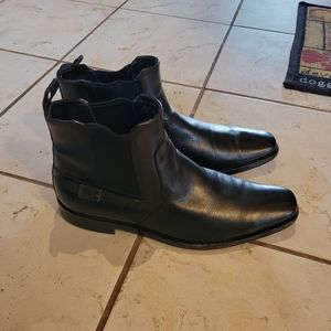 Hugo Boss 7.5US Black Chelsea Boots